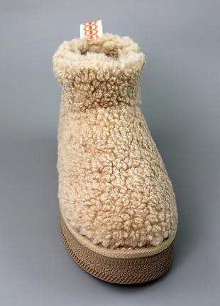 Стильні зимові жіночі уггі бежеві з хутром на товстій підошві, уги натуральне хутро,жіноче...