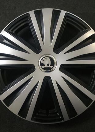 Колпаки автомобильные для дисков черно-серебристые r15