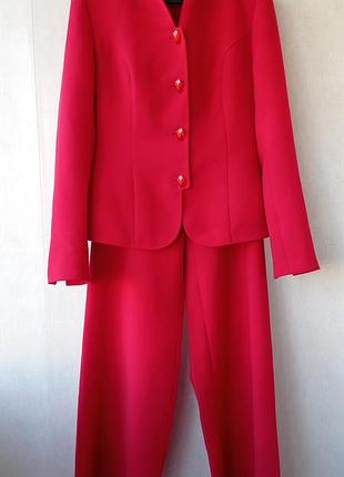 Костюм-двойка с брюками красный размер s