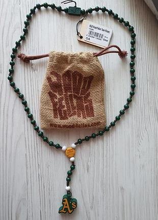 Деревянное ожерелье в джутовой сумочке  подвес буква а и s wood fellas германия