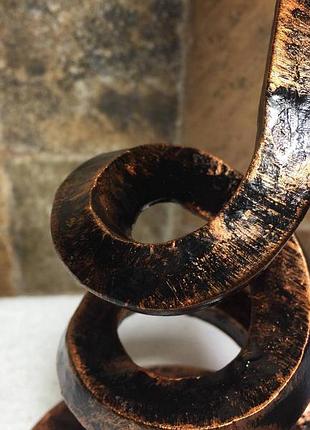 Кованый металлический подсвечник в виде тюльпана в ретро стиле