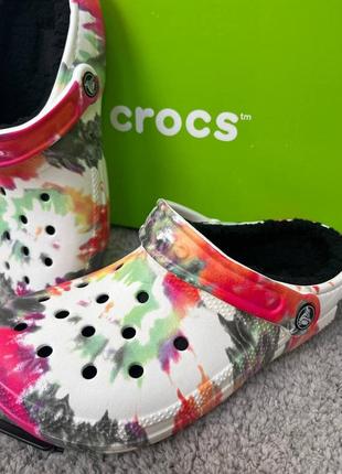 Crocs утепленные кроксы сабо crocs classic lined tie dye multi/black все размеры в наличии crocs crocc crocs