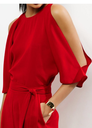 Стильный красный комбинезон m