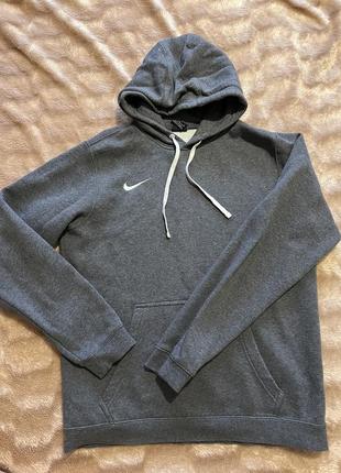 Худи от nike с вышитым логотипом