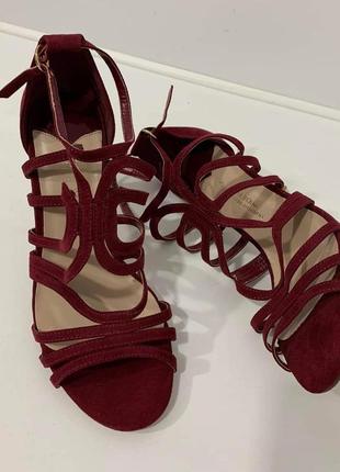 Стильные брендовые замшевые босоножечки 8 размер. лот 261. розпродаж!!!