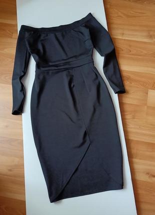 Силуетна сукня з відкритими плечима10 фото
