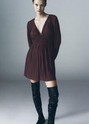 Плисерированное короткое платье из плиссе zara