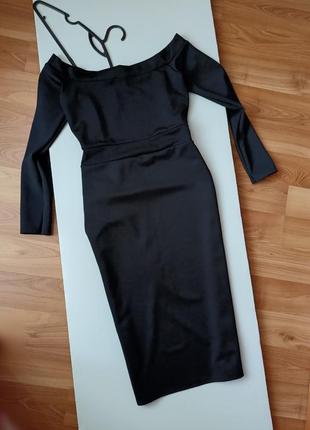 Силуетна сукня з відкритими плечима8 фото