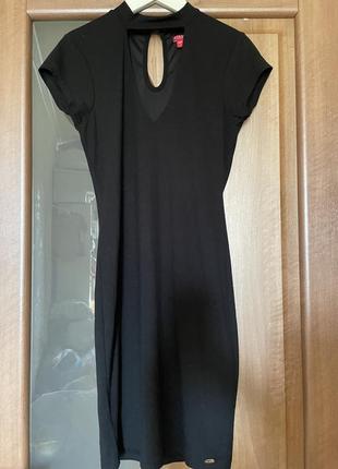 Плаття по фігурі guess