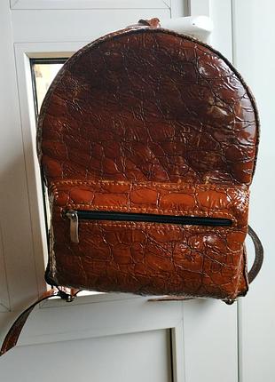 Женский небольшой рюкзак.