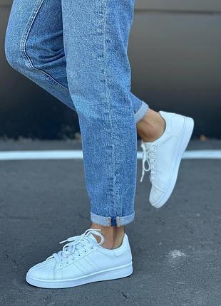 Кроссовки белые