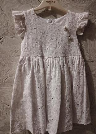 Сукня з прошви для дівчинки