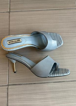 Туфлі на шпильці river island