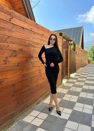 Элегантное платье длины миди