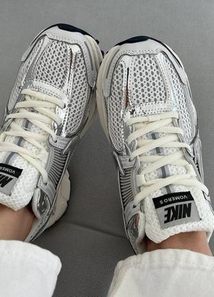 Жіночі кросівки сріблясті nike zoom vomero 5 silver9 фото