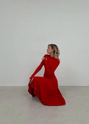 Изящное платье миди по фигуре со свободной юбкой9 фото