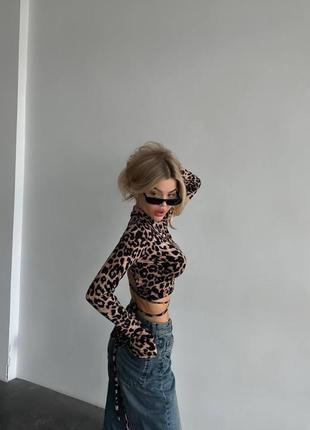 Трендовый топ в леопардовый принт с длинными рукавами на связках и открытой спинкой