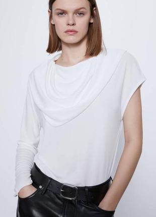 Zara белая блузка с одним рукавом2 фото