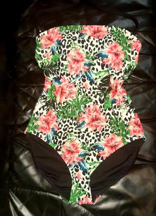 Невероятный стильный корректирующий слитный купальник - бандо с цветочным принтом