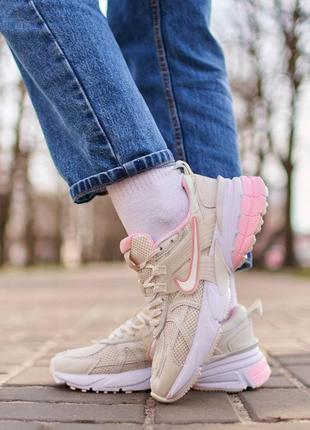 Женские кроссовки nike runtek beige pink4 фото