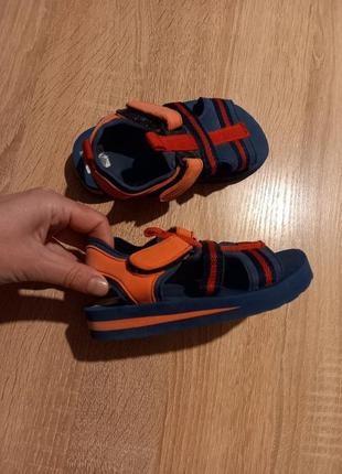 Босоножки сандали на девочку 27 размер