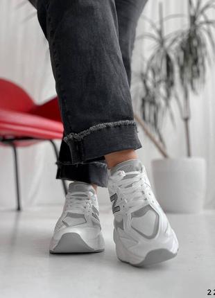 Жіночі кросівки шкіряні та замшеві білі з сірим4 фото