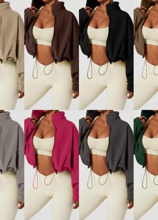 Стильный батник на змейке,
низ на кулиске.