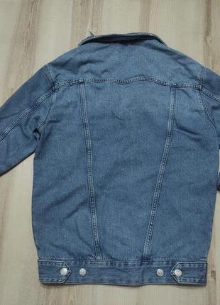 Стильная джинсовая куртка oversize ginatricot, джинсовка c укороченным рукавом3 фото