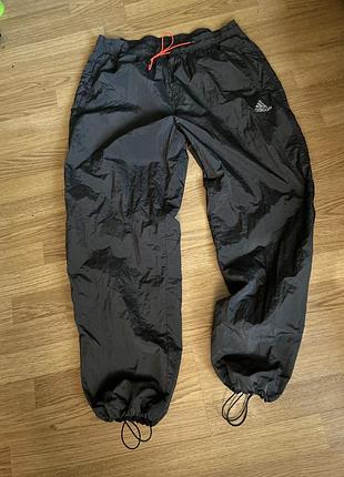Штаны нейлон на утяжках  adidas оригинал новые абсолютно размер m l без нюансов