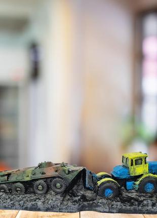 Гарні статуетки на подарунок, з гіпсу тракторні війська, патріотична статуетка, декор для дому