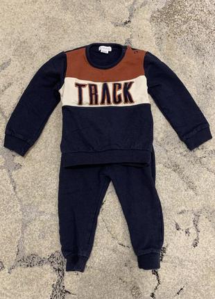 Спортивний костюм