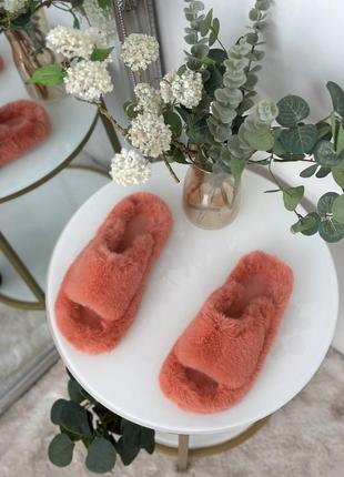 Домашние меховые открытые тапочки персиковые