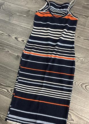 Платье в рубчик