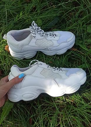 Кросівки білі 39р італія