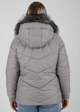 Якісна коротка зимова молодіжна тепла куртка з хутром на капюшоні6 фото