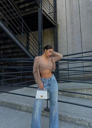 Укорочений кардиган на ґудзиках з топом