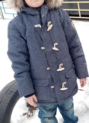 Курточка зимняя с капюшоном р. 140-148 (на 10-11 лет)