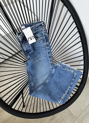 Джинсы zara с заклепками