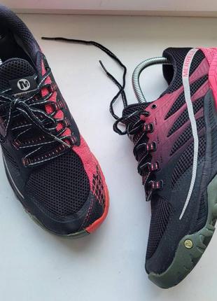 На теплую осень туристические кроссовки 
merrell allout