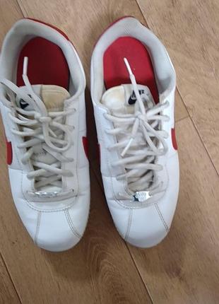 Кросівки nike,жіночі,вінтажний дізайн