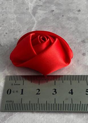 Декоративная атласная роза 4 см - красный2 фото