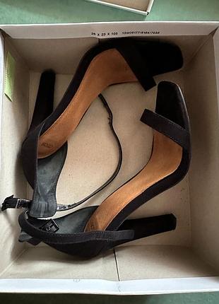 Босоніжки зі штучної замші asos