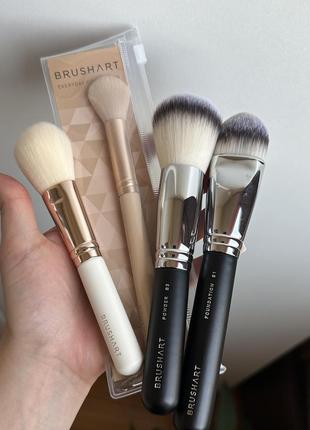 Кисти для макияжа brushart в ассортименте. новые! с косметичкой
