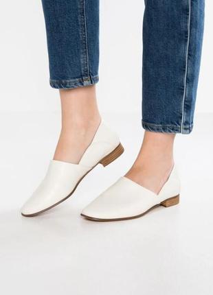 Ультрамодные кожаные туфли clarks