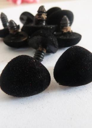 Бархатный носик для игрушек 15х20мм (черный)1 фото