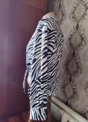 Блузка с принтом зебры.4 фото