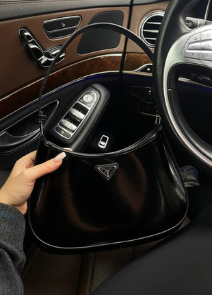 Женская сумка prada cleo bag лакированная кожа