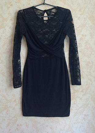 Черное мини платье