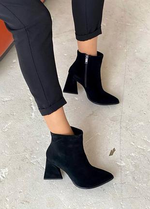 Черевики жіночі