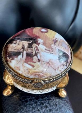 Винтажная фарфоровая шкатулка